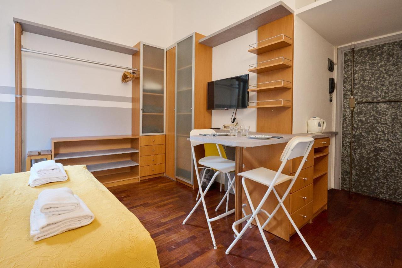 Artist Nadia'S Apartment In Porta Vercellina Milánó Kültér fotó