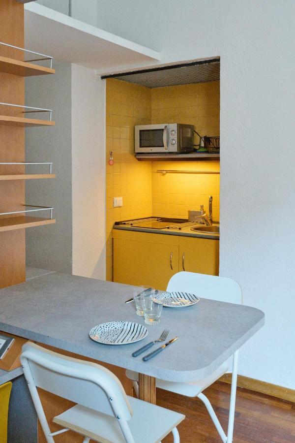 Artist Nadia'S Apartment In Porta Vercellina Milánó Kültér fotó