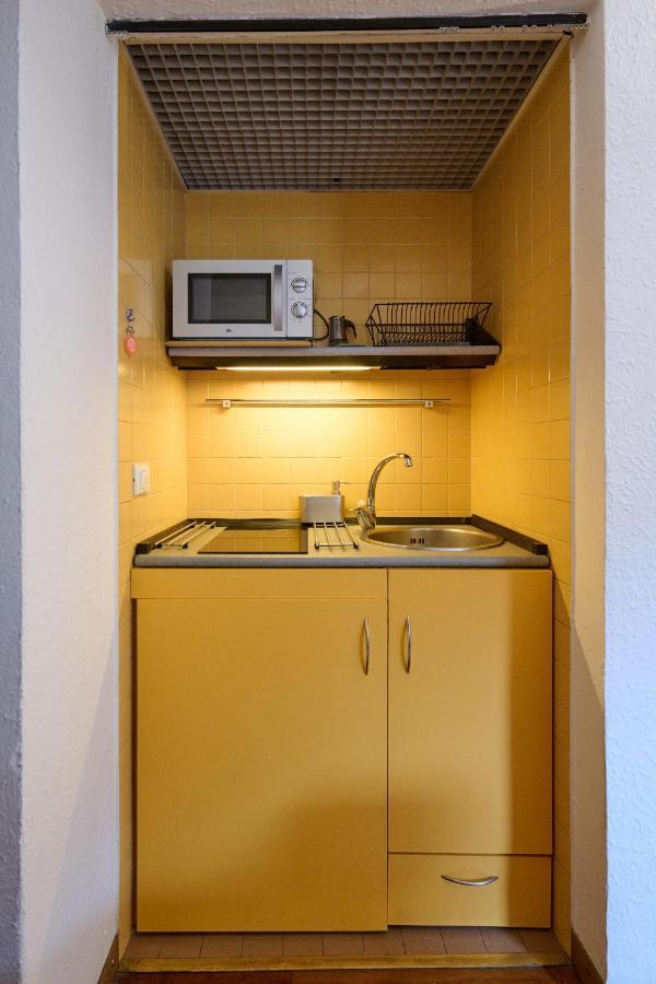 Artist Nadia'S Apartment In Porta Vercellina Milánó Kültér fotó